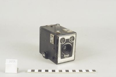 Brownie Six-20 Camera, Model D